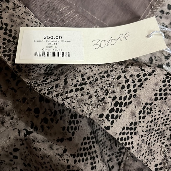 NWT Snakeskin Shorts - Picture 5 of 6